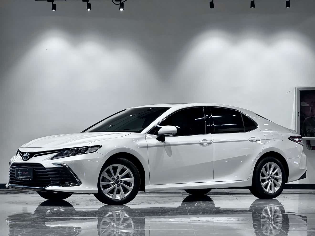 Toyota Camry 2022 汽车图片 