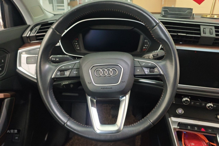 Audi Q3 2019 car image #12