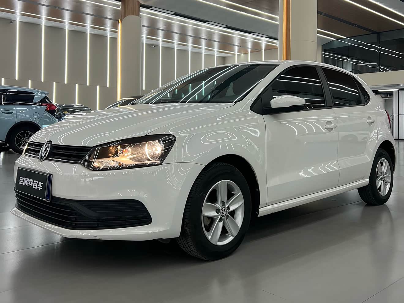Volkswagen Polo 2018 car image 