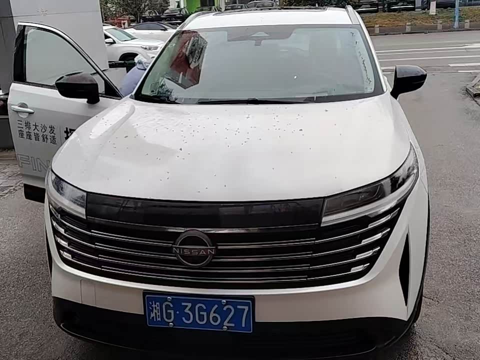 Nissan Pathfinder 2024 汽车图片 