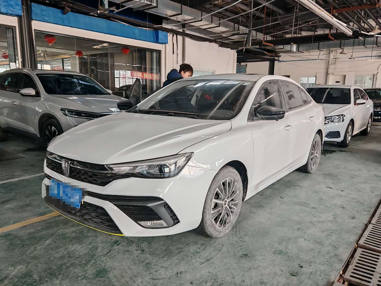 Roewe i5 2023 Roewe i5 2023 car image