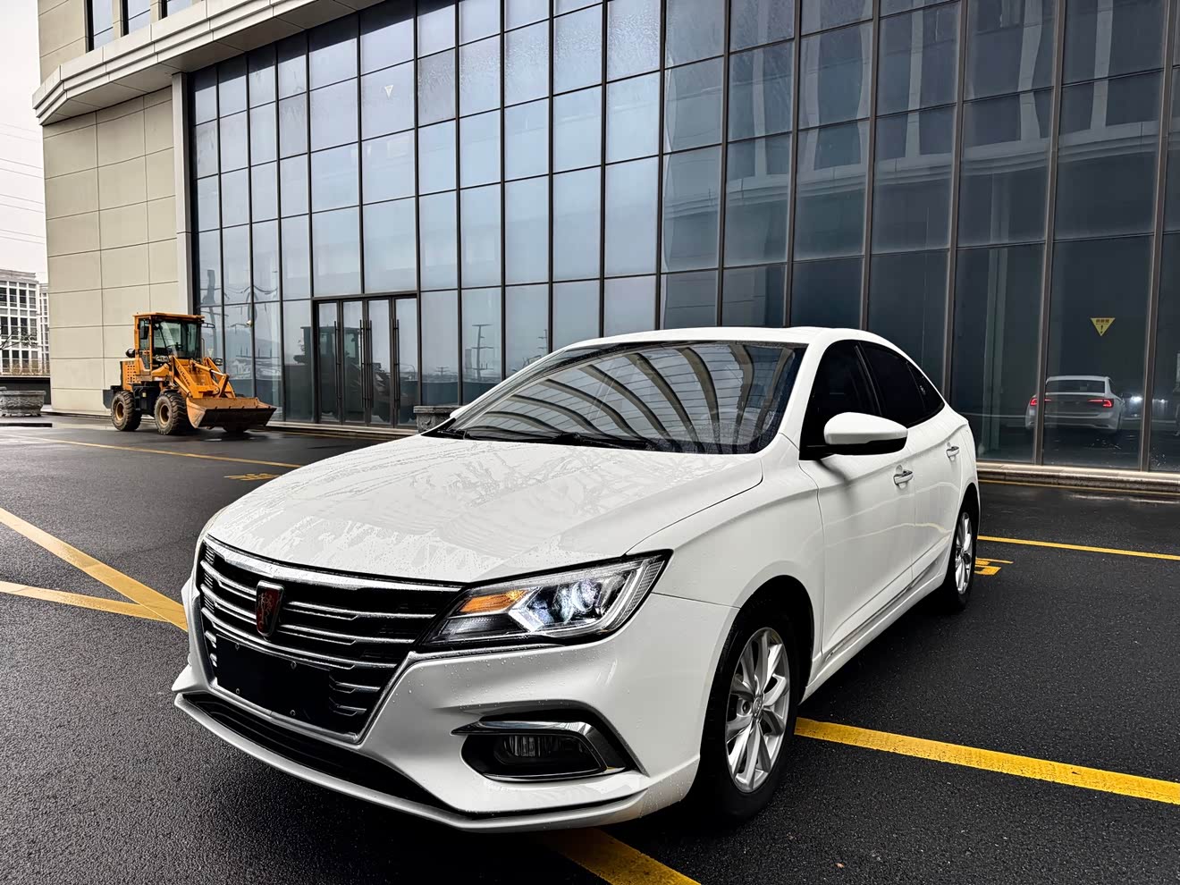 Roewe i5 2019 car image 