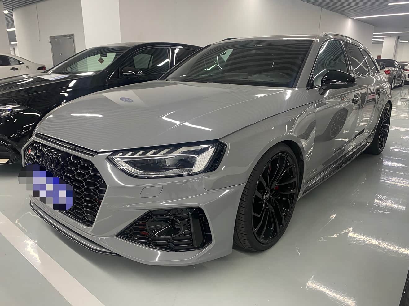 Audi RS 4 2023 car image 