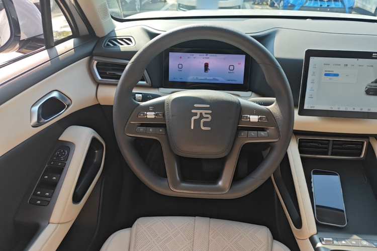 BYD YuanUP 2025 car image #15