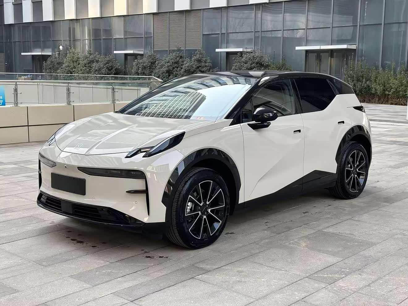 Zeekr X 2024 car image 