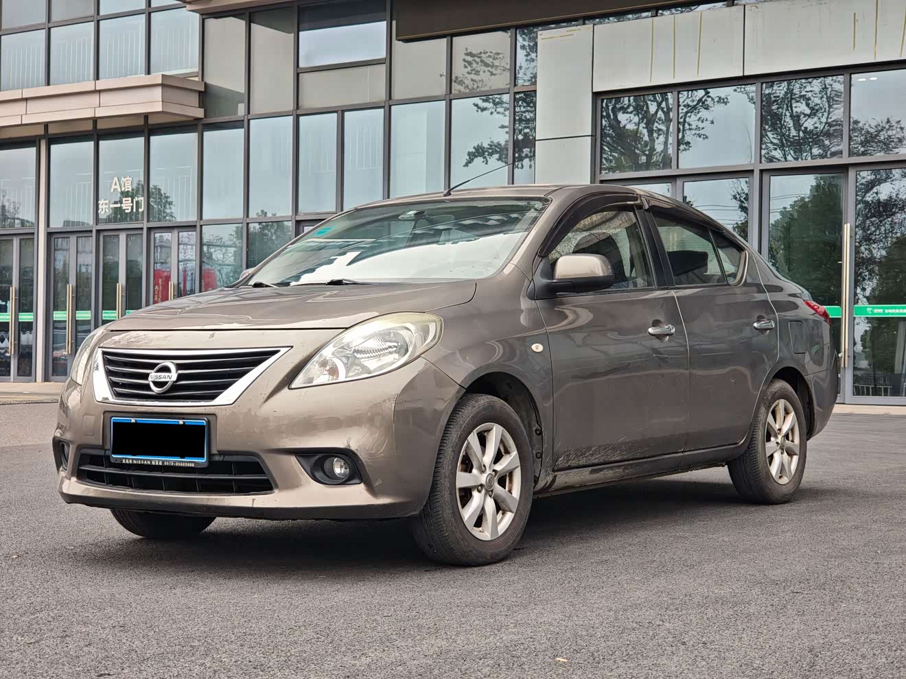 Nissan Sunny 2012 汽车图片 