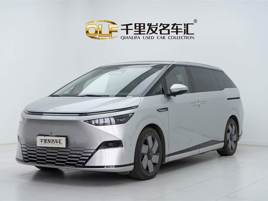 Xpeng X9 2024 immagine di auto 