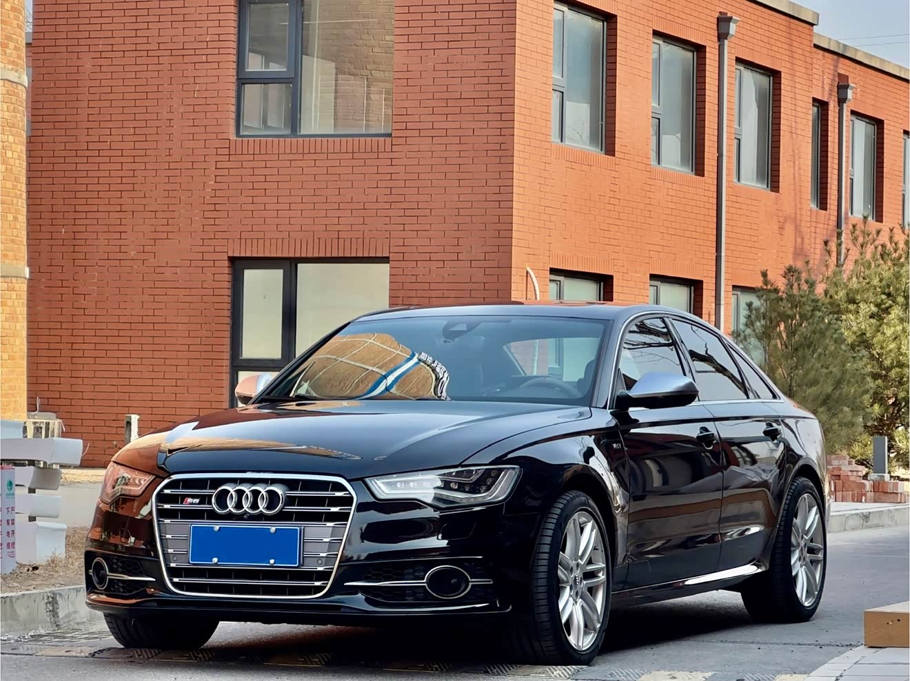 Audi S6 2013 car image 