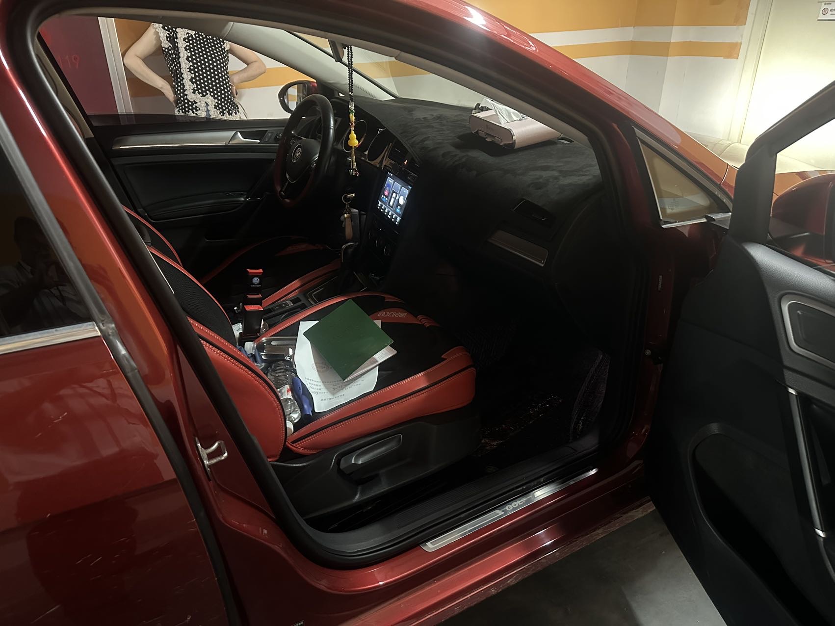 Volkswagen Golf 2018 car image #5