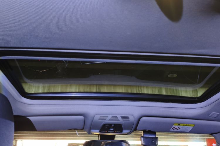 BMW 3 Series 2017 car image #18