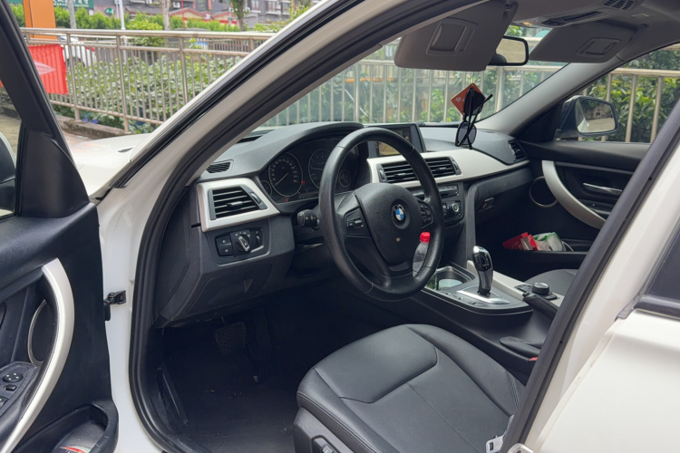 BMW 3 Series 2015 car image #10