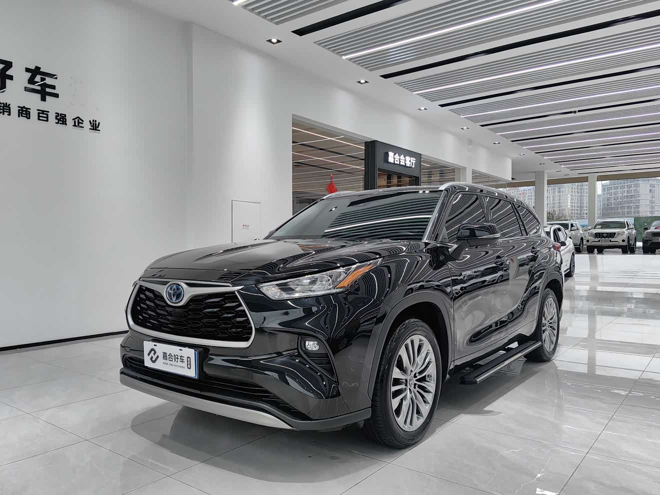Toyota Highlander 2023 car image 