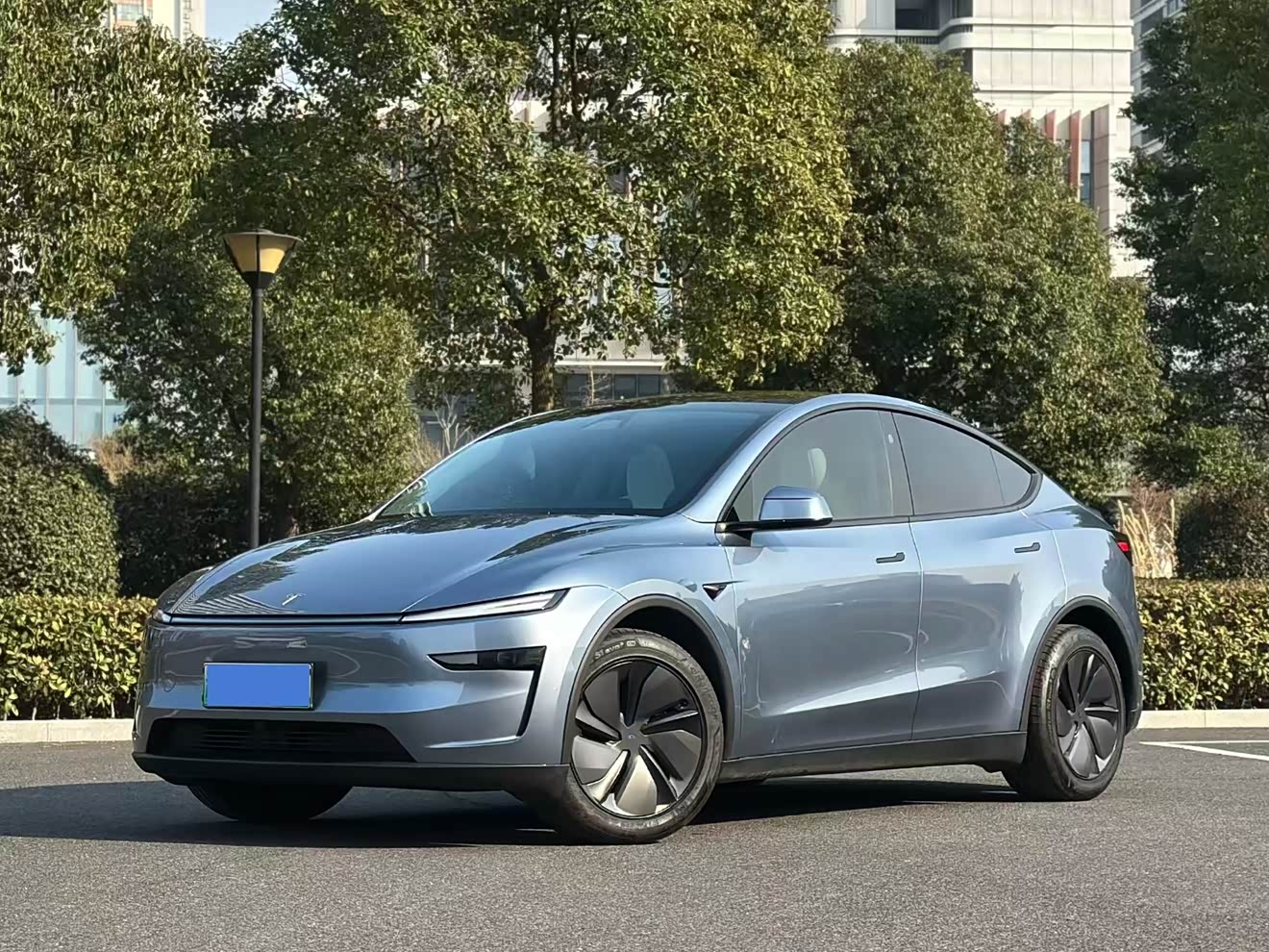 Tesla Model Y 2025 Tesla Model Y 2025 car image