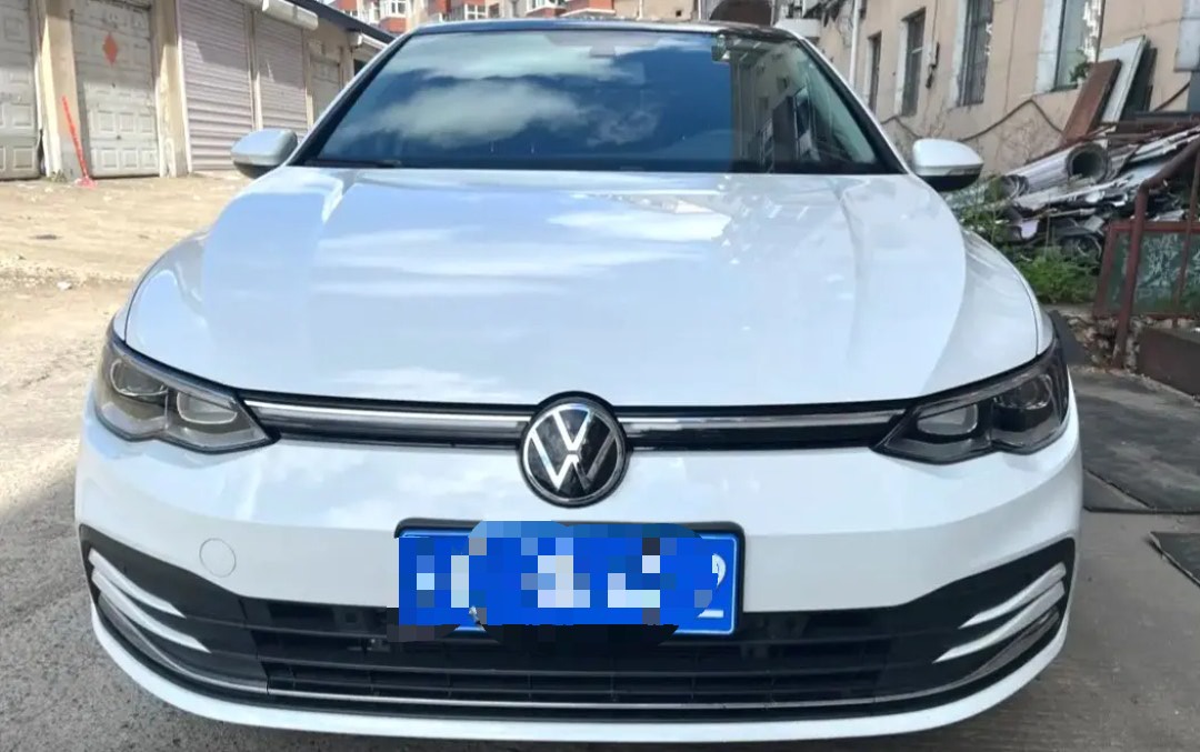 Volkswagen Golf 2021 car image #2