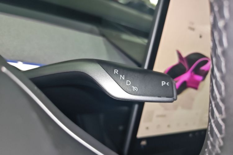 Tesla Model Y 2024 #14 Tesla Model Y 2024 car image #14