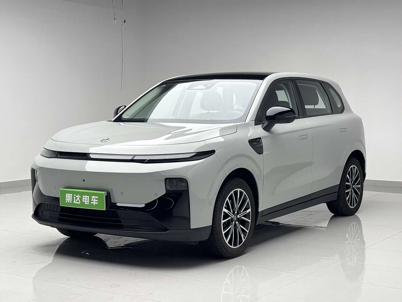 Leapmotor B10 2025 汽车图片 