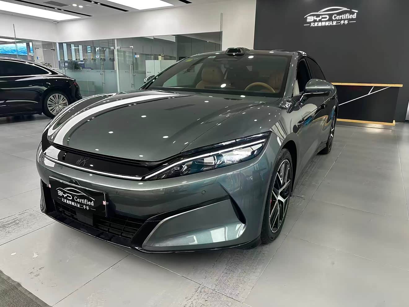 BYD HanL 2025 car image 