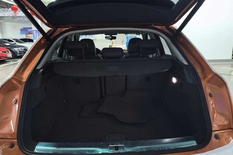 Audi Q3 2017 car image #19