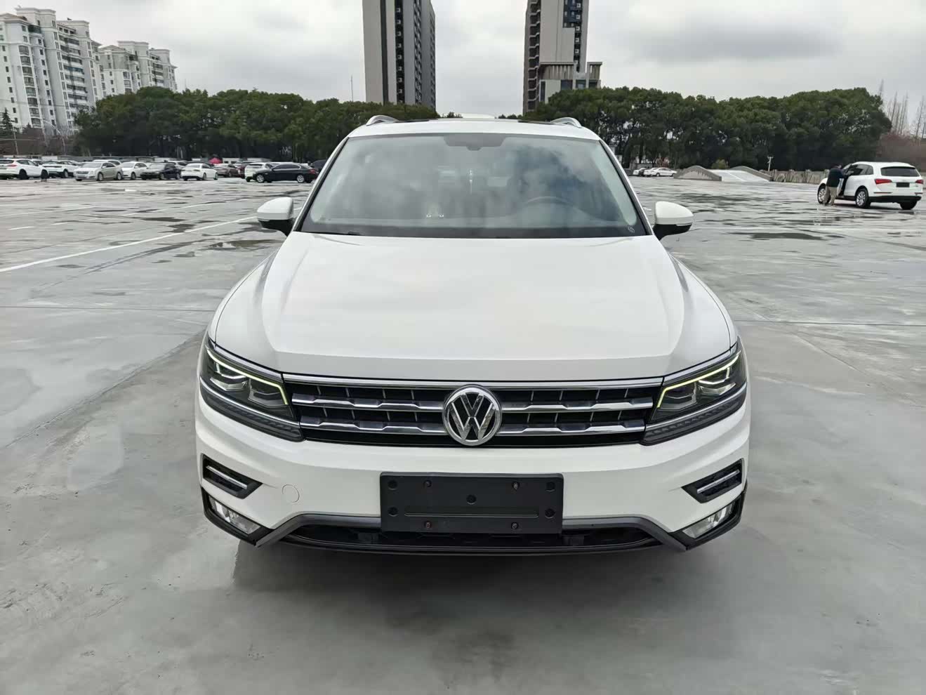 Volkswagen Tiguan L 2017 car image 