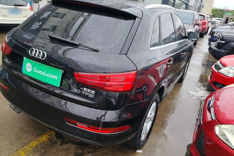 Audi Q3 2017 car image #7