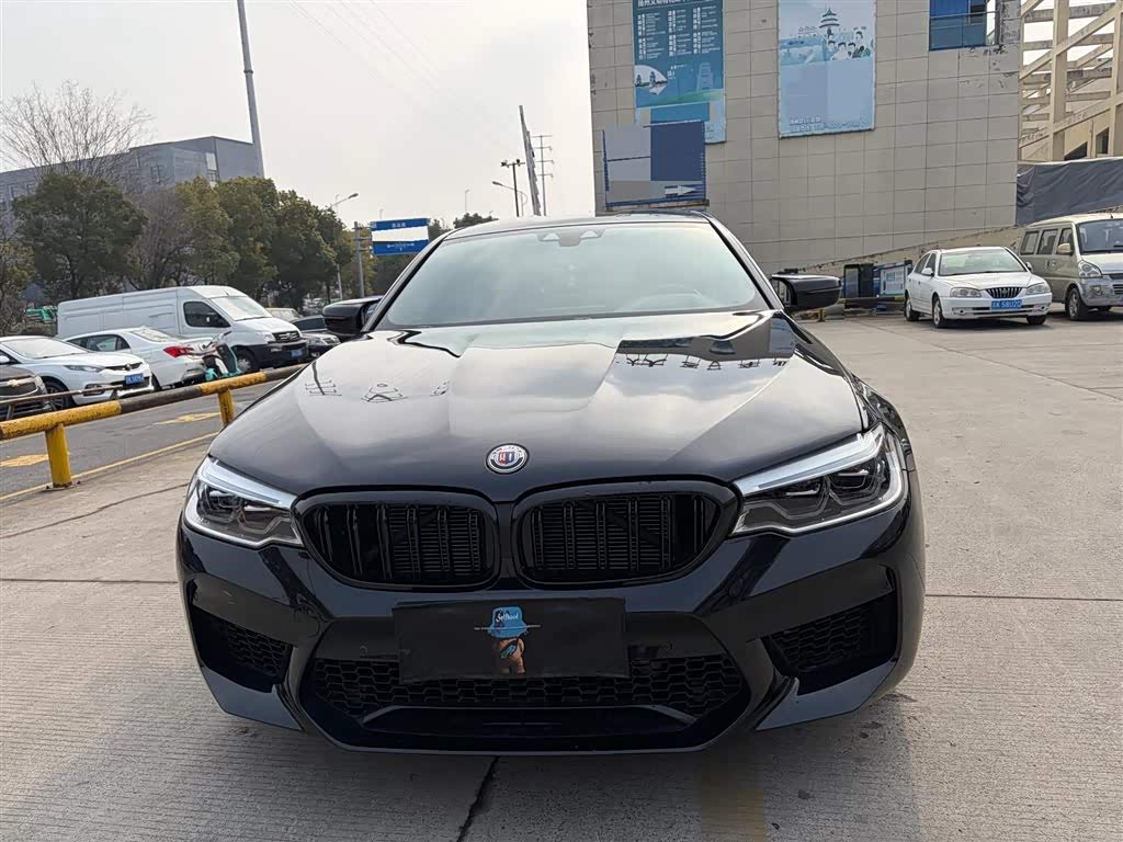 BMW M5 2019 car image 