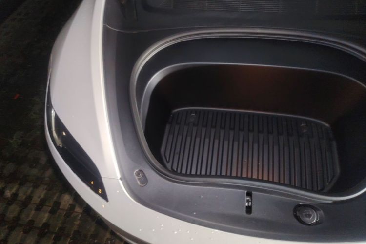 Tesla Model 3 2025 car image #28