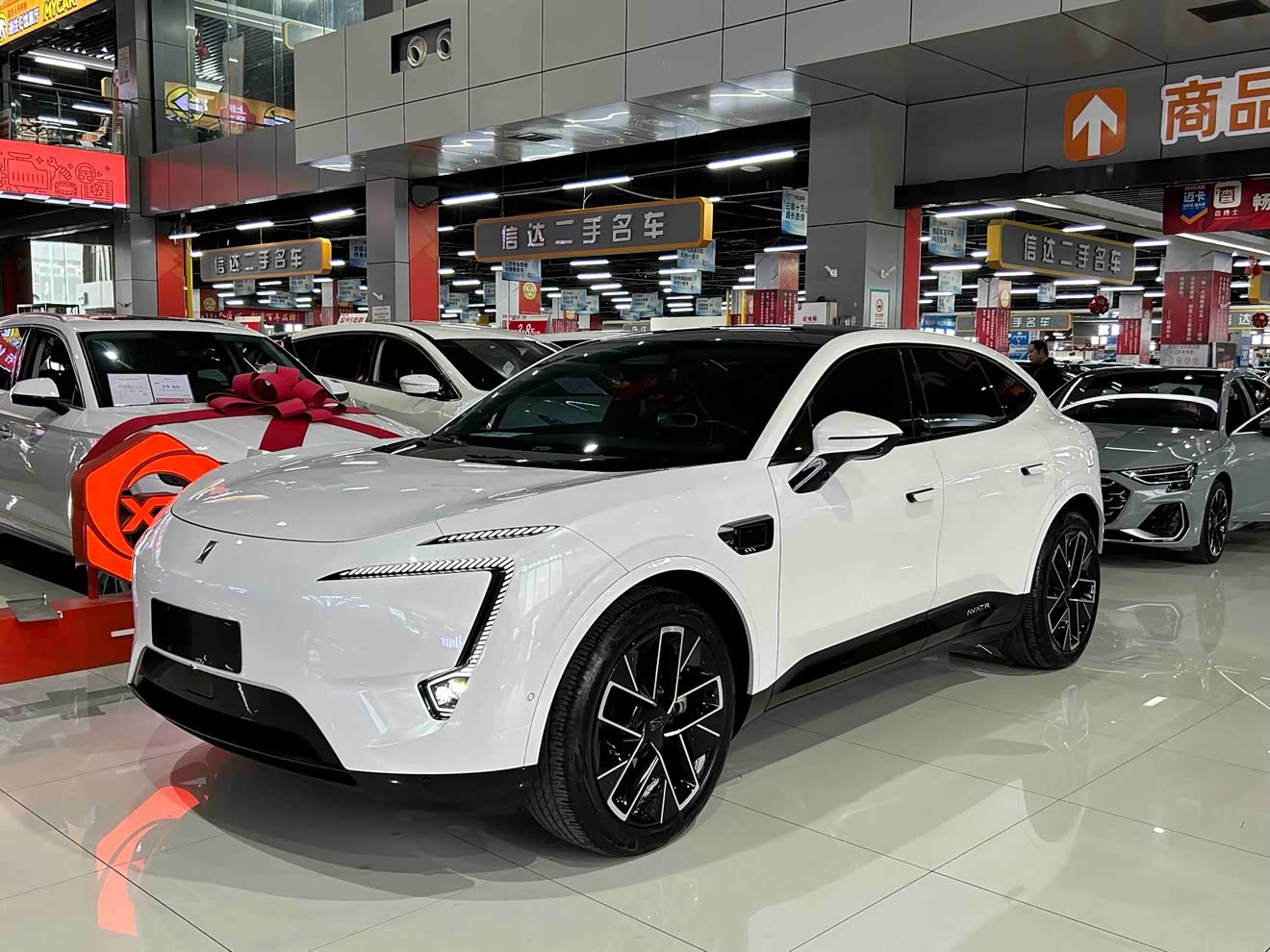 Avatr 11 2023 car image 