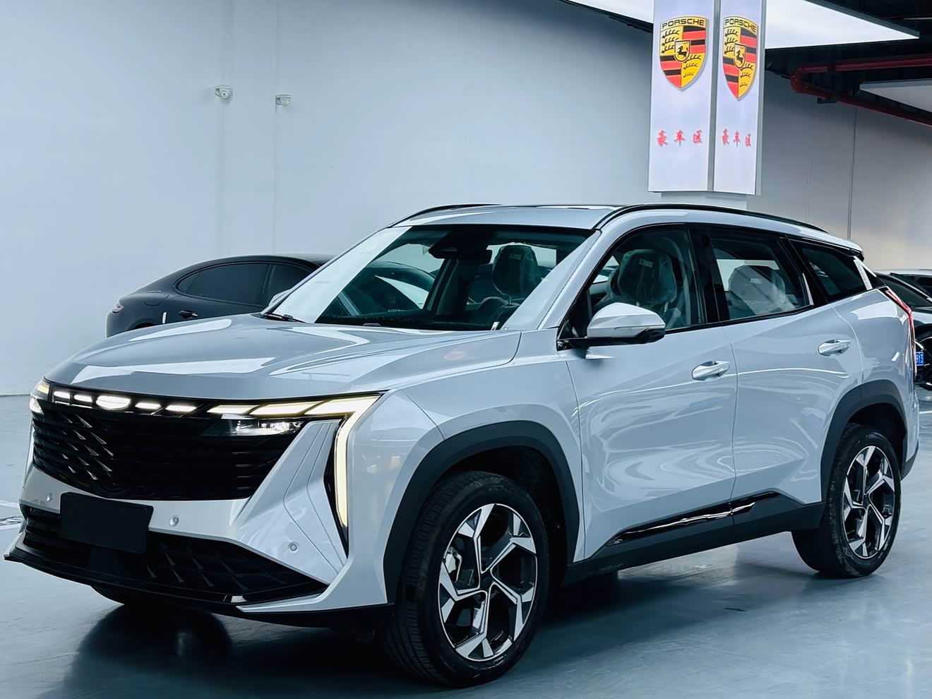 GEELY Boyue L 2025 car image 