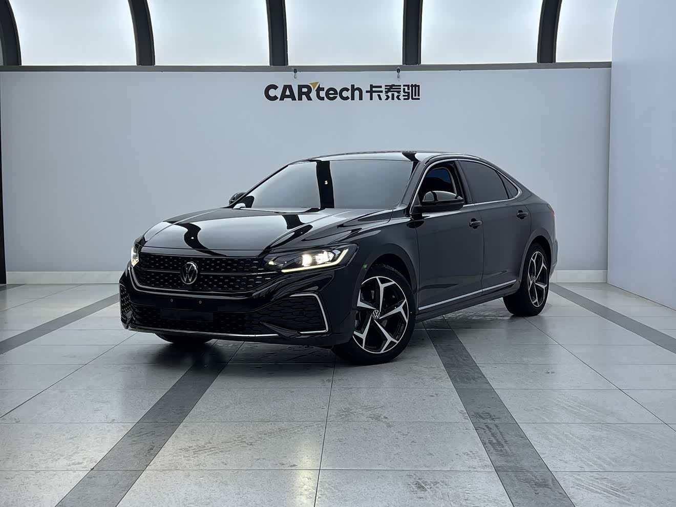 Volkswagen Passat 2024 immagine di auto 