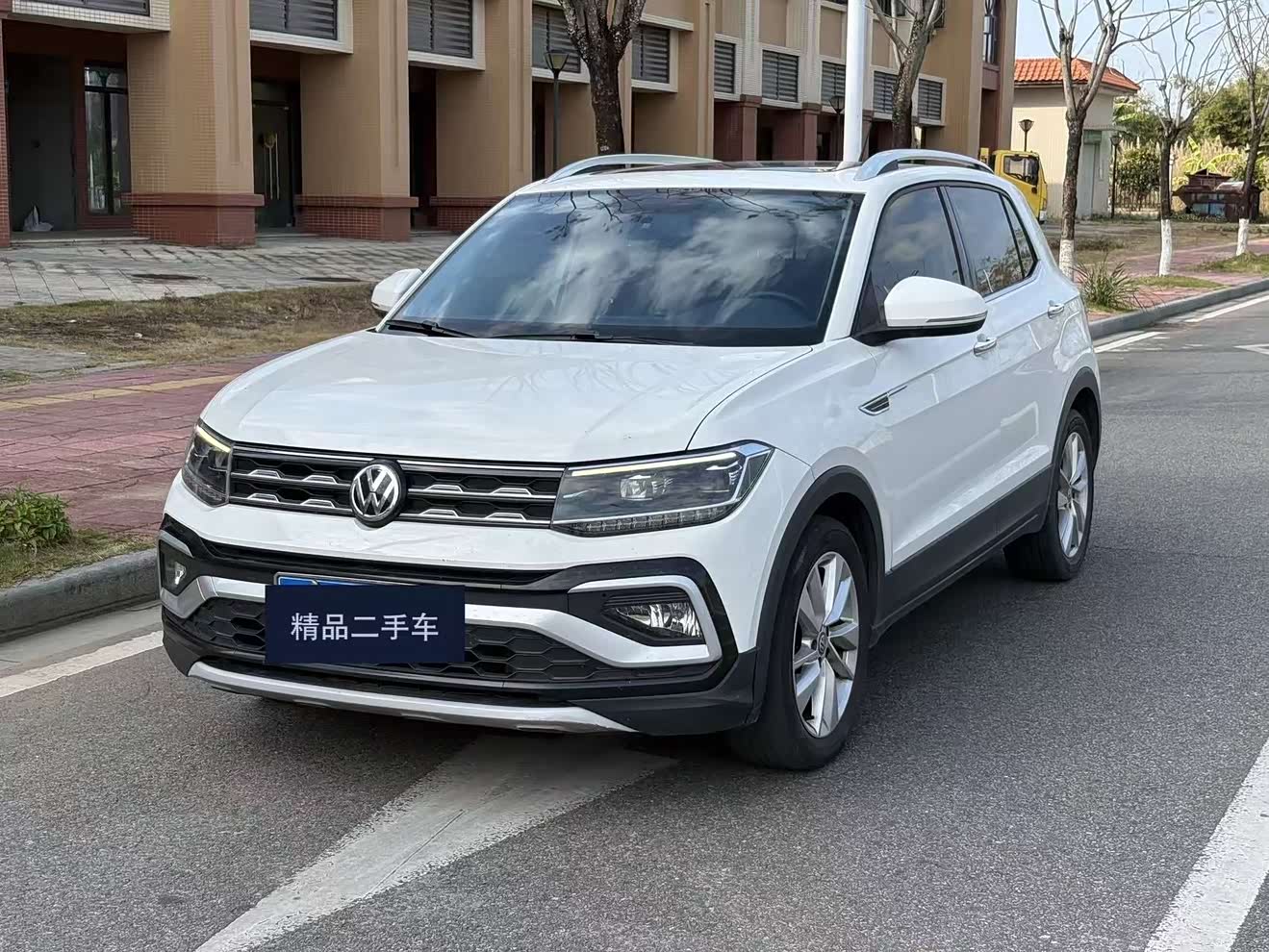 Volkswagen T-Cross 2019 Volkswagen T-Cross 2019 car image