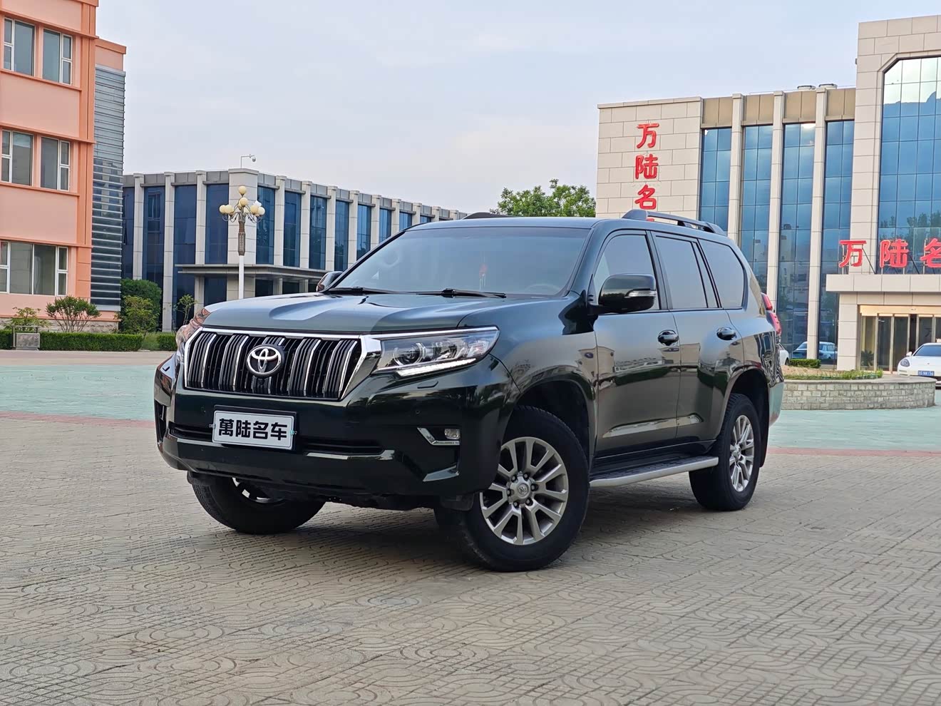 Toyota Land Cruiser Prado 2018 car image 