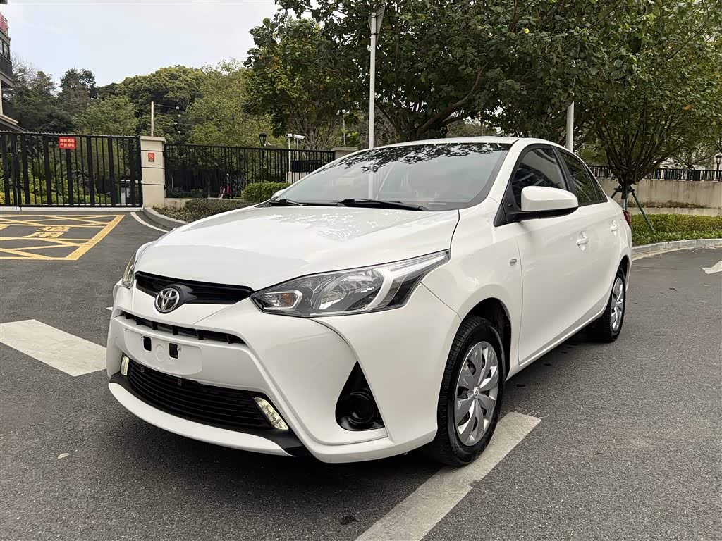 Toyota Yaris L Zhixiang 2022 Toyota Yaris L Zhixiang 2022 صورة سيارة