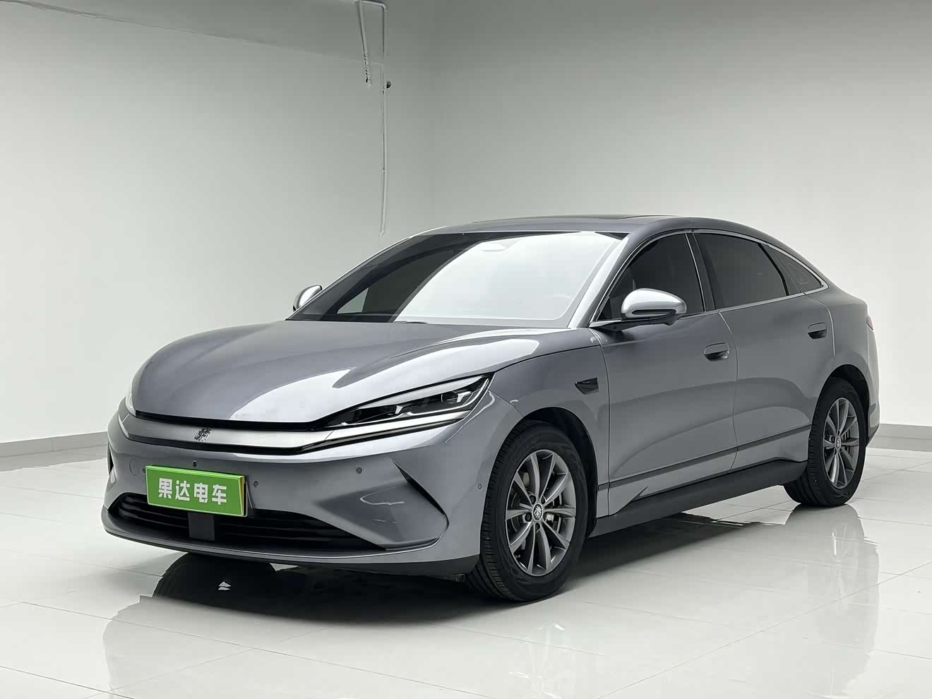 BYD Qin L 2025 immagine di auto 