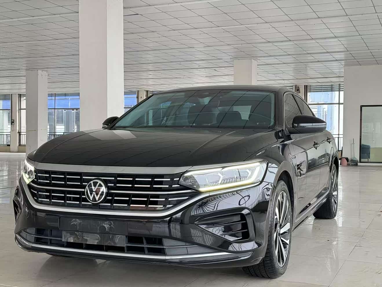Volkswagen Passat 2021 immagine di auto 