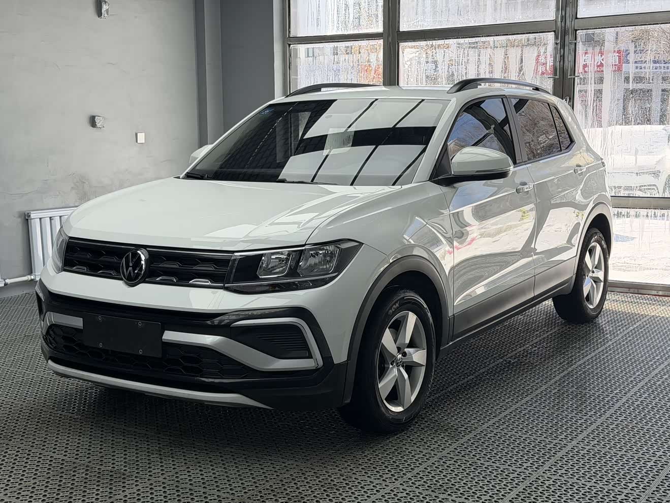 Volkswagen T-Cross 2022 car image 