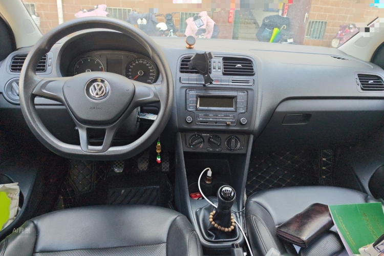 Volkswagen Polo 2018 car image #11
