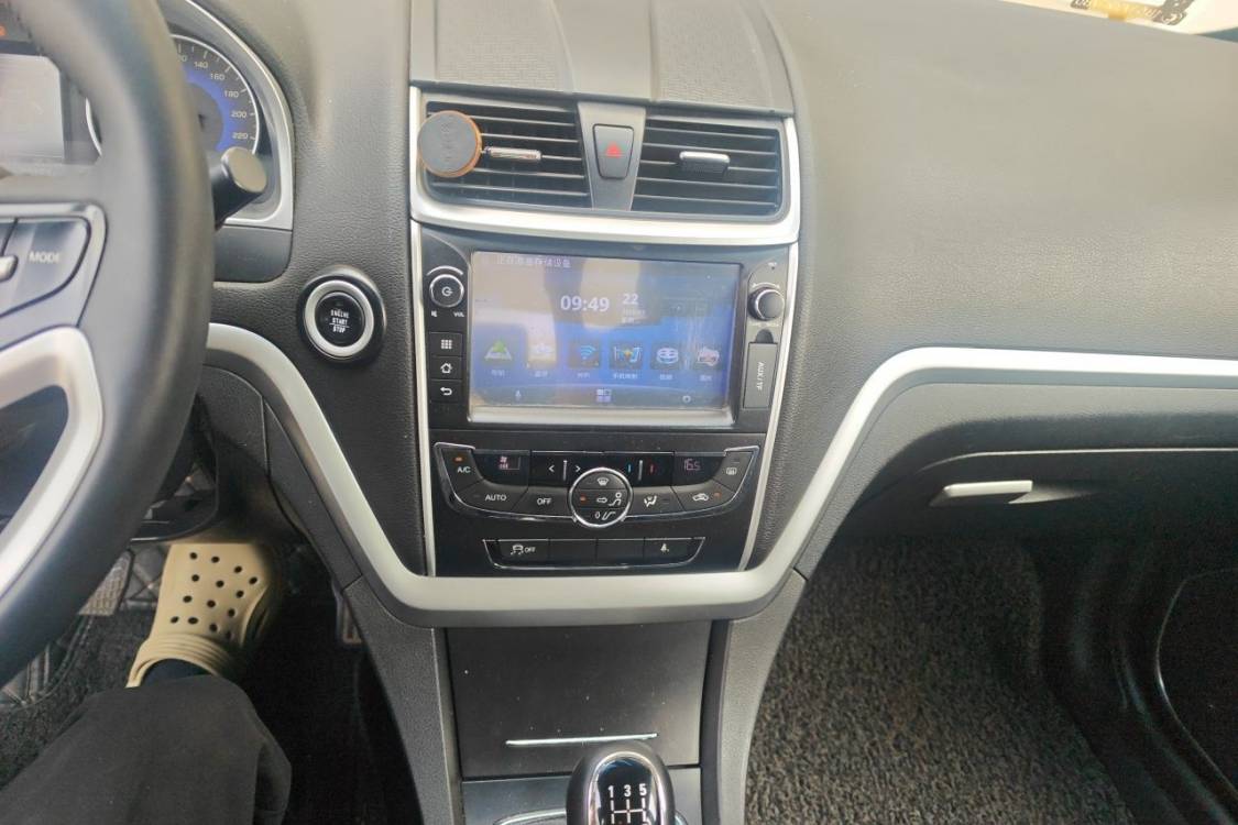 GEELY Emgrand 2015 صورة سيارة #27