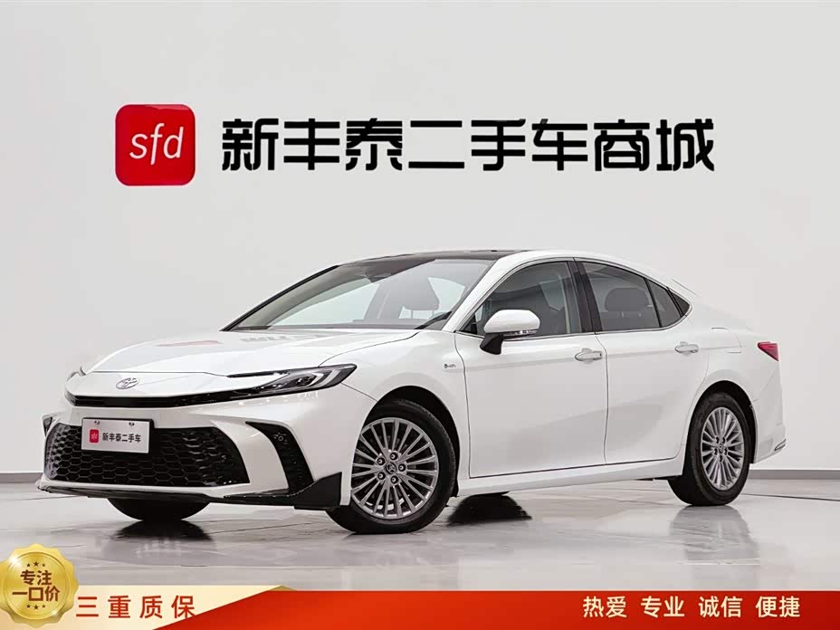 Toyota Camry 2025 汽车图片 