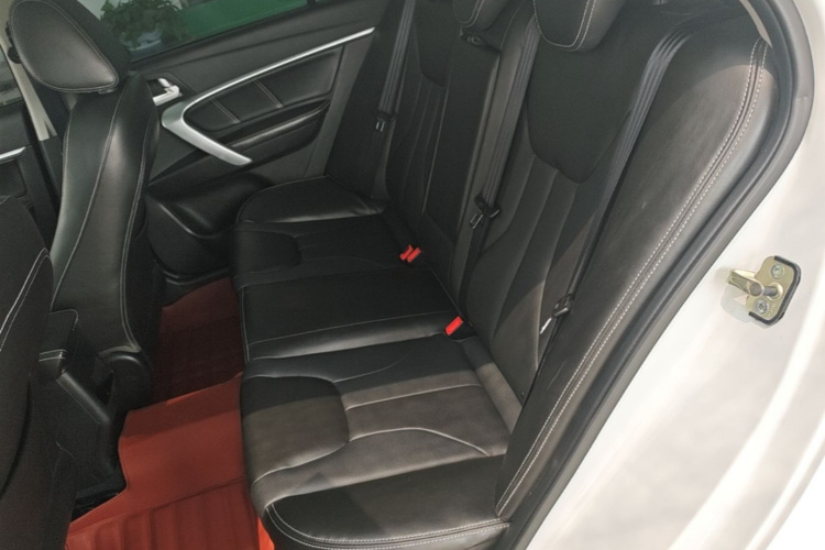 GEELY Emgrand 2016 #17 GEELY Emgrand 2016 car image #17