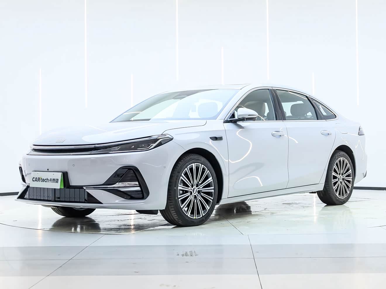 GEELY 2025 immagine di auto 