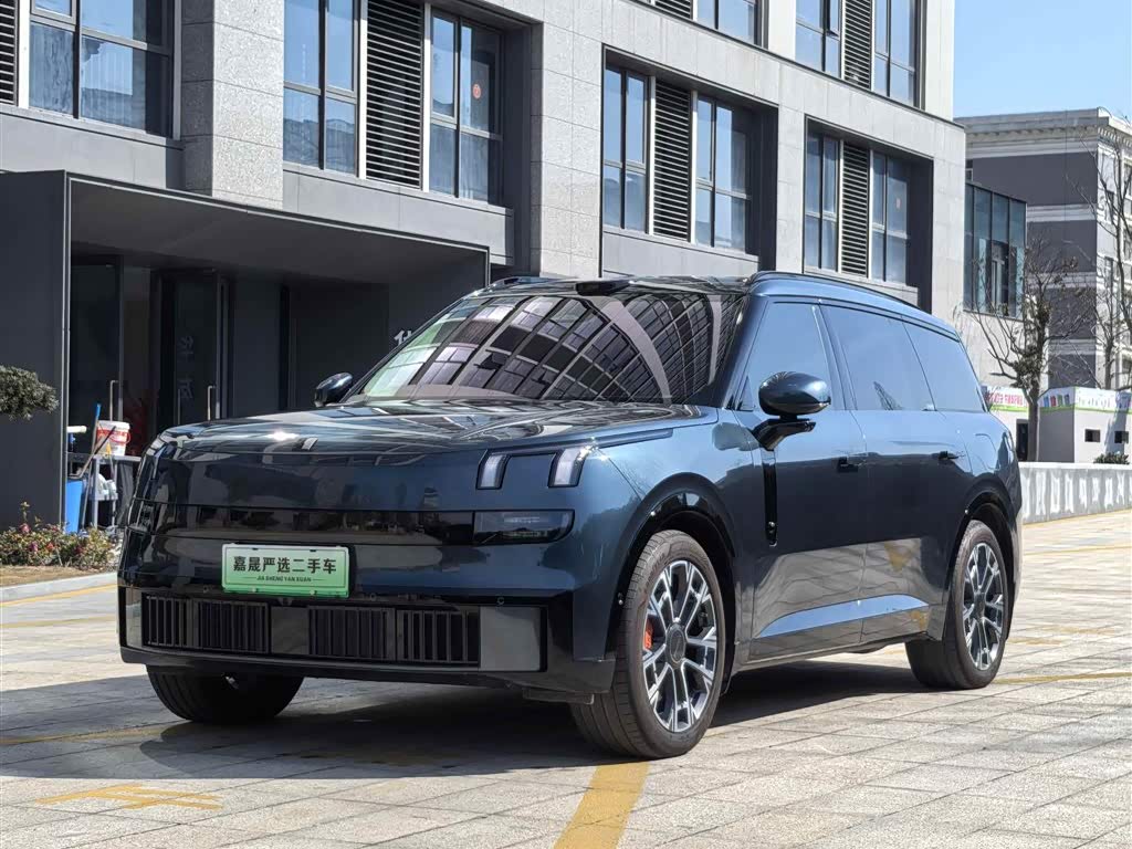 Lynk & Co 900 2025 Lynk & Co 900 2025 car image