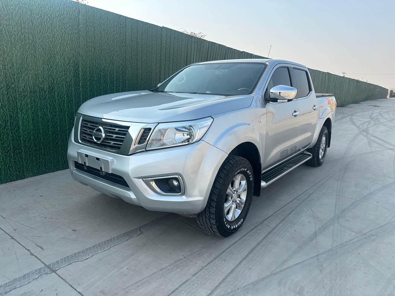 Nissan Navara 2018 汽车图片 