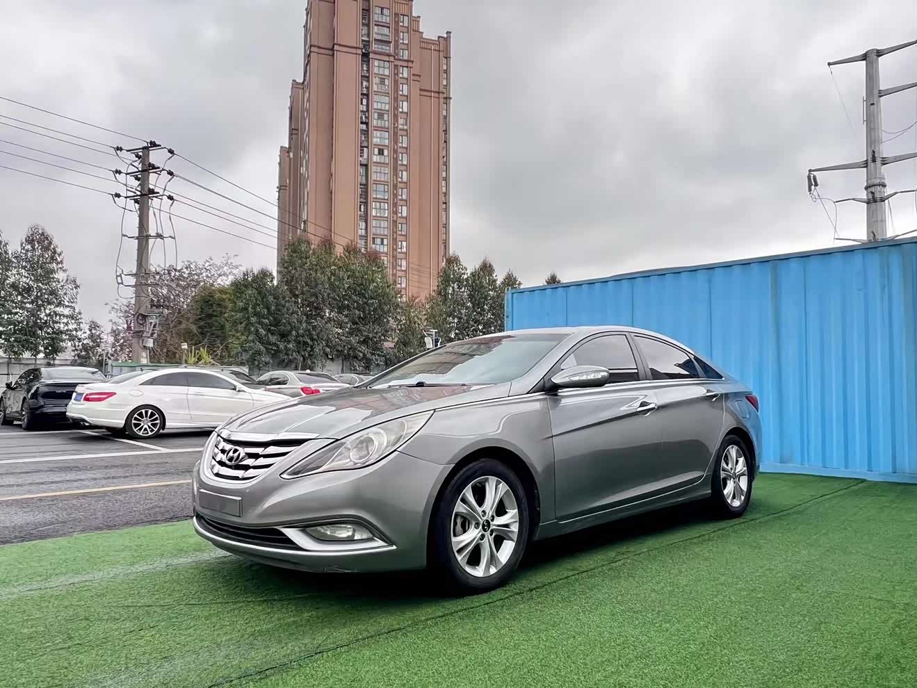 Hyundai Sonata 2012 car image 