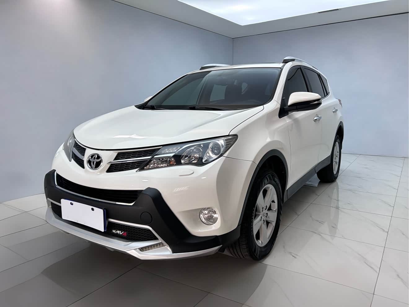 Toyota RAV4 2014 Toyota RAV4 2014 car image