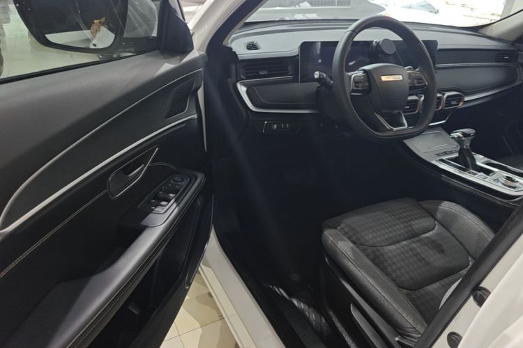 Jetour X70 PLUS 2022 car image #16