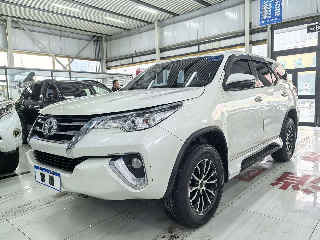Toyota Fortuner 2019 汽车图片 