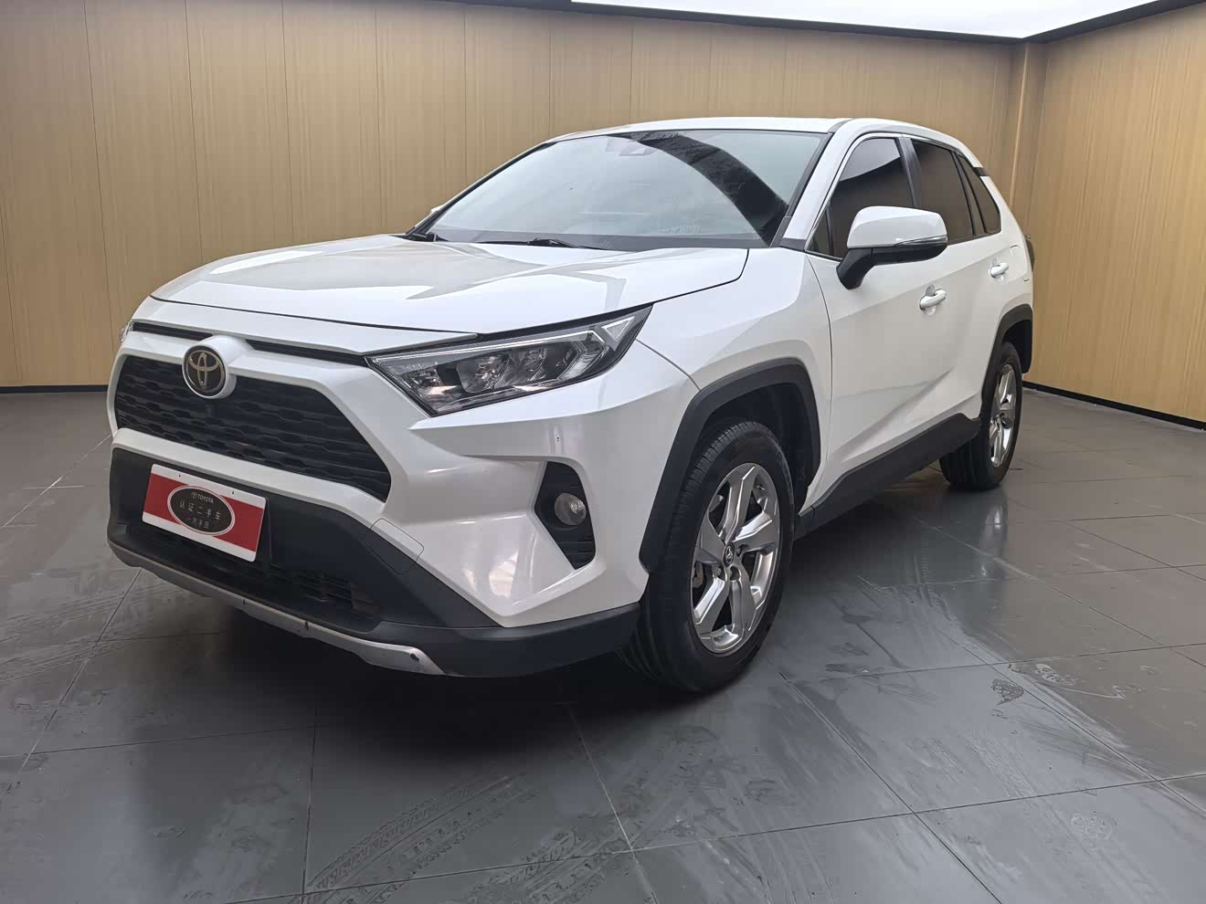 Toyota RAV4 2020 Toyota RAV4 2020 car image