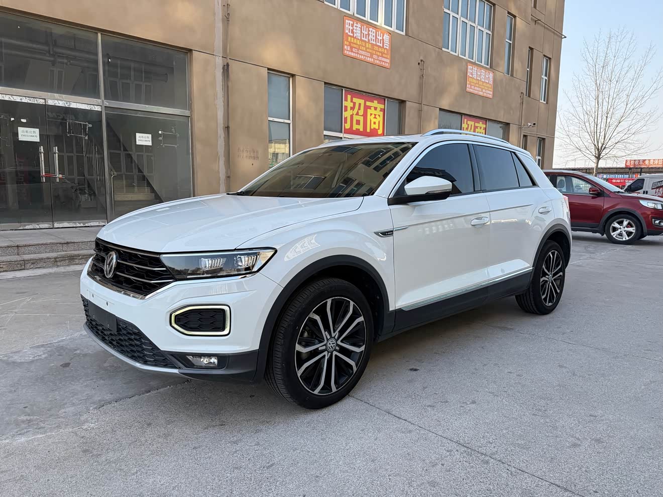 Volkswagen T-Roc 2018 Volkswagen T-Roc 2018 car image