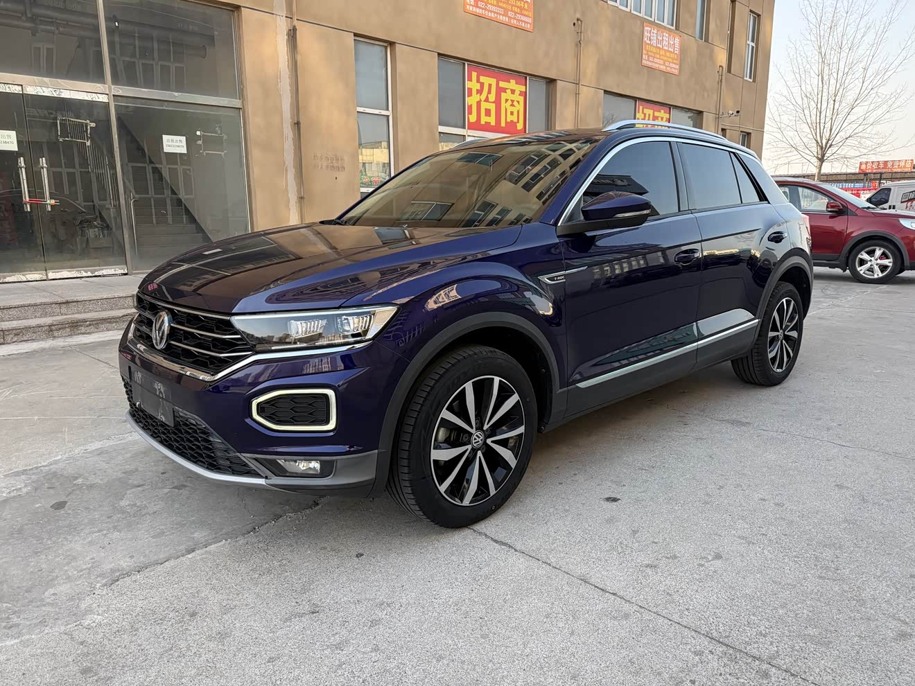 Volkswagen T-Roc 2019 Volkswagen T-Roc 2019 car image