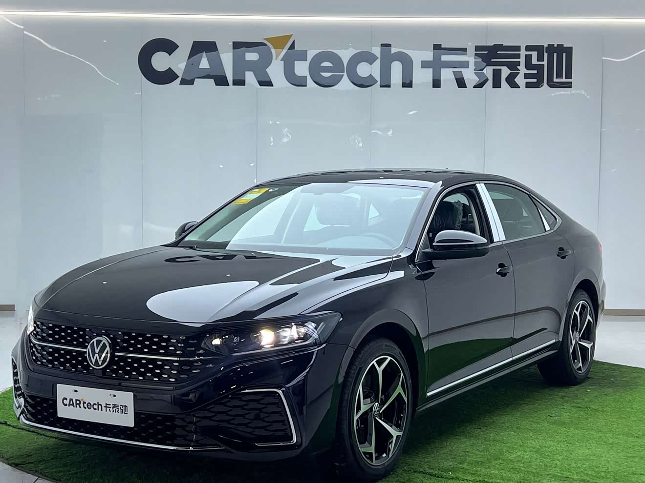 Volkswagen Passat car image 
